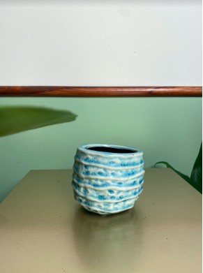 Błękitna ceramiczna osłonka