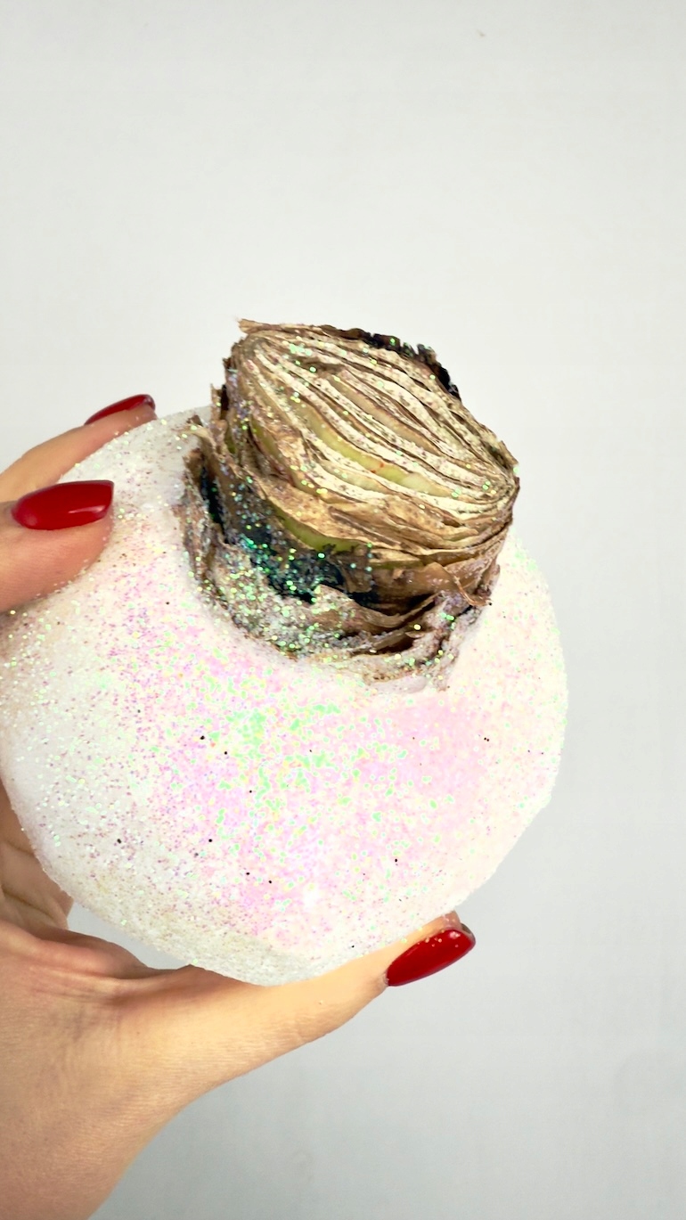 Amarylis w brokatowym wosku (biel)