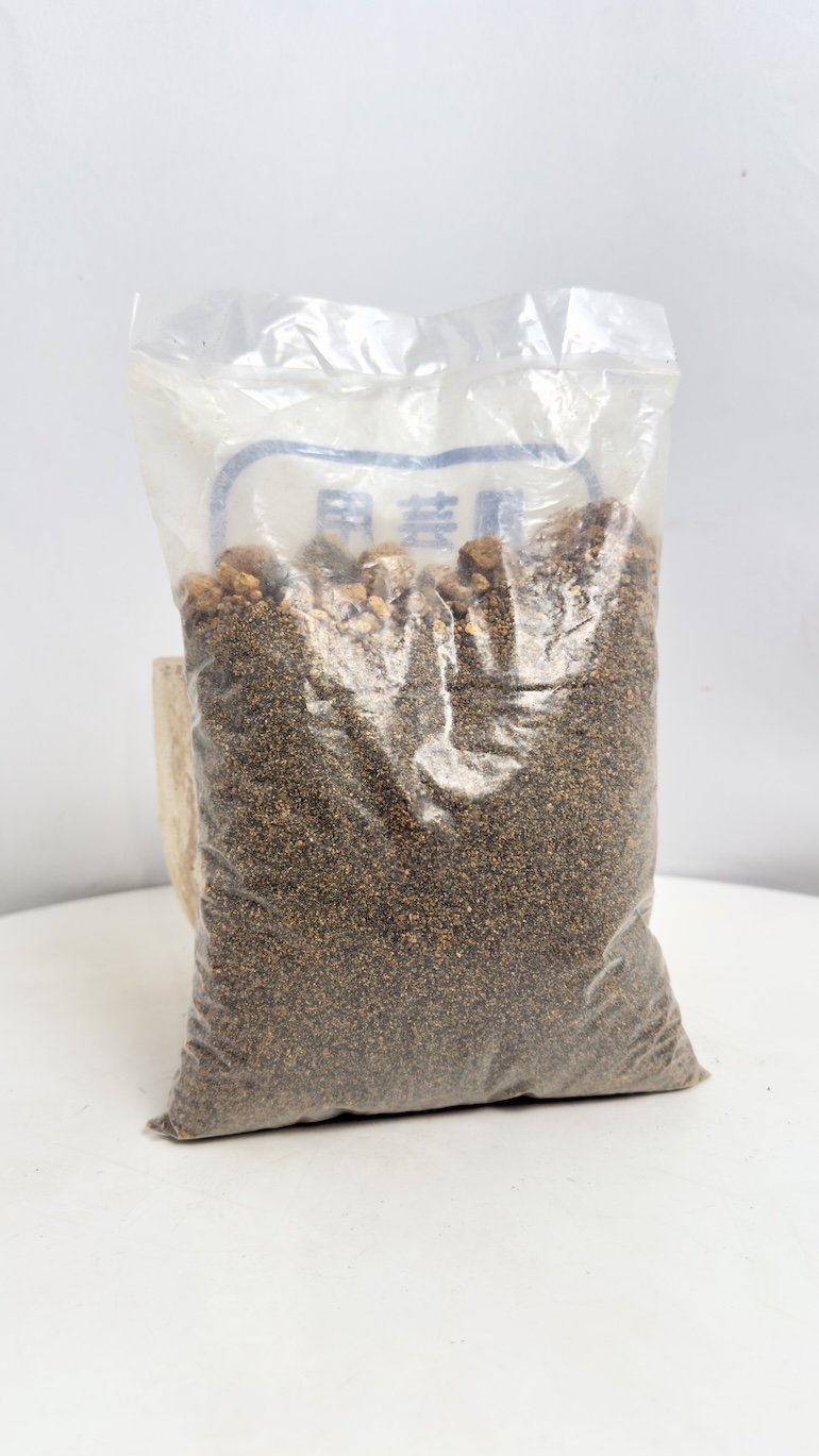 Kiryu Sand 1.2 kg – japoński piasek mineralny do bonsai i roślin