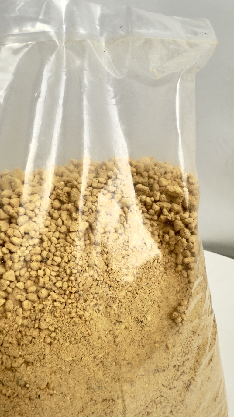 Akadama 2.5 L (1.1 kg) – profesjonalne podłoże dla bonsai i roślin