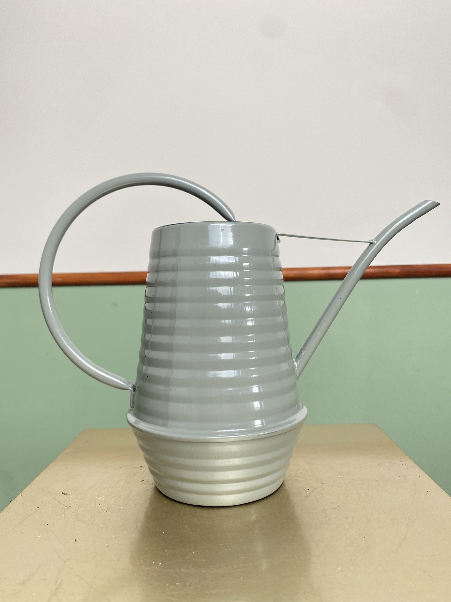 Konewka metalowa szara