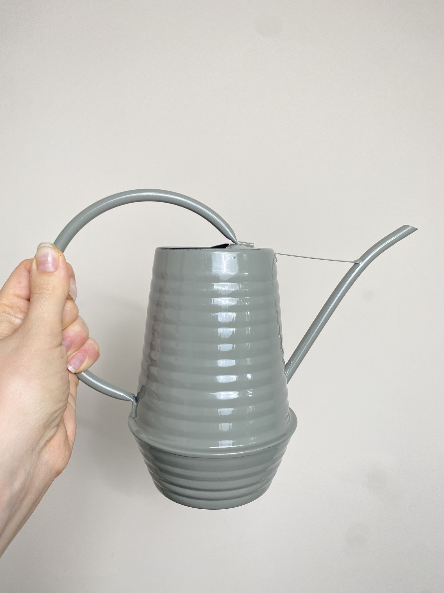 Konewka metalowa szara